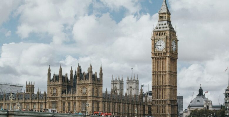 Chancellor confirms date for Autumn Budget. Photo by Marcin Nowak via Unsplash